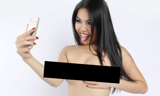 You Can Now Text CINDY STARFALL For Free!