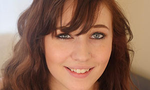 YanksVR.com Singles Out Stephie Staar as its YanksVR Girl of the Month for June 2017