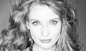 VR Queen Ela Darling Talks Virtual Reality At XBIZ Show Seminars