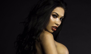 Shay Evans Signing With LA Direct Models At Adult Entertainment Expo