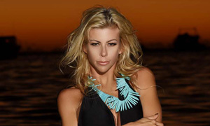 Alexis Fawx Celebrates 4/20 With Appearance At Reef Dispensary