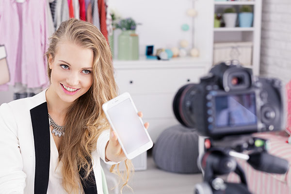 Social Media & Adult: A Crucial But Fraught Relationship