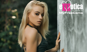 Anna Claire Clouds Signing for Inked Angels at Exxxotica Chicago