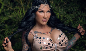 JenevieveHexxxSigns Camming Contract With MyDirtyHobby.com