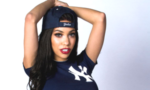 Shay Evans Shows Off Her Impressive Conditioning in ‘The Workout’