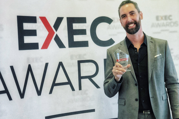 Alex Lecomte wins the “Prominent Figure of our Industry” AW Exec Award 2019