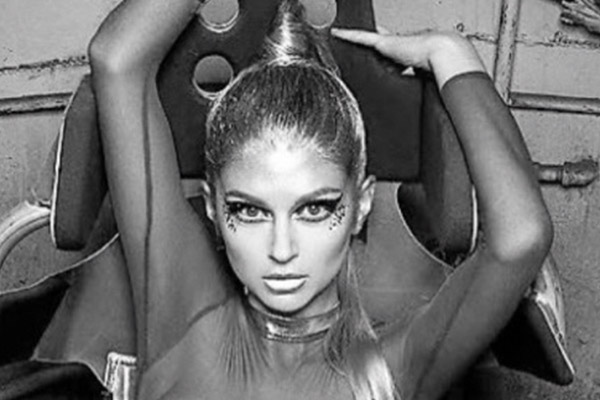 Bunny Colby Flaunts Her Dry Sense of Humor on ‘Danglin’ After Dark’