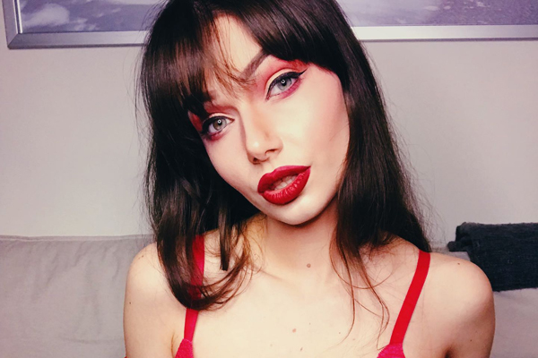 Jessica Starling Ready to Dominate Decade with OnlyFans Sale & Special Cam Show