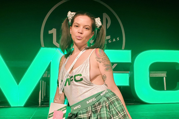 Gem Stoned Takes Notes and Delivers With Twice-Weekly ManyVids Offerings