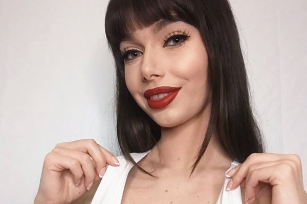 Jessica Starling Makes Her CamSoda Debut on Friday & It’s Going to Be Golden