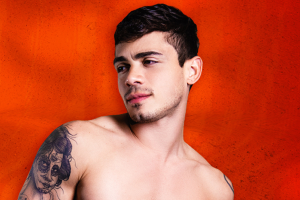 Ashton Summers Signs Exclusive Deal With Men.com