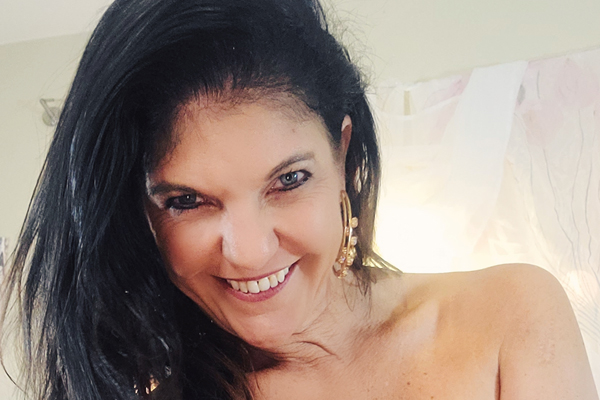 Coralyn Jewel Launches Site Giving Fans Another Way to Purchase Her CBD Lube