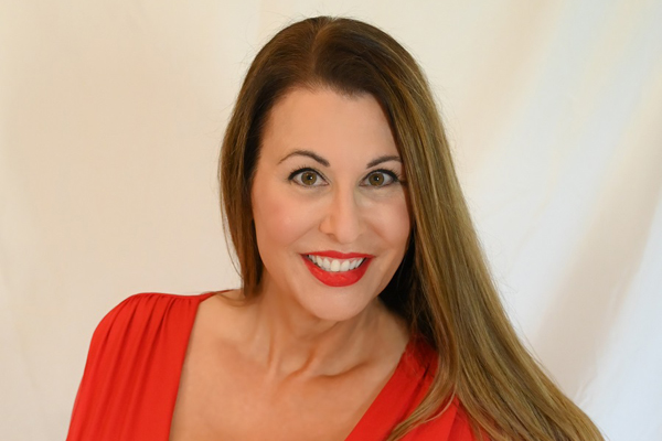 Elaina St. James Takes #wearitbig Challenge to #nextlevel with Over 2 Million Views