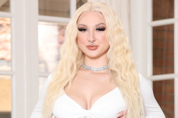 Skylar Vox Stars in ‘Big Tit Office Chicks 7’