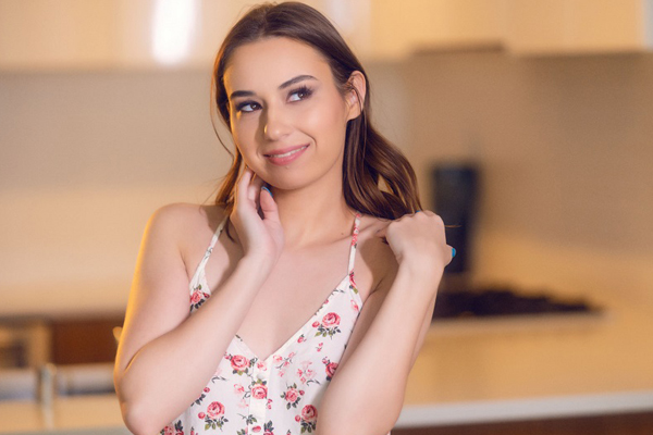 Nicole Auclair Signs with New Agency Elite Talent Direct