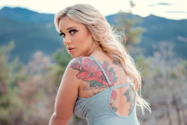 Kali Roses Is a Bad Girl in Girlfriends Films ‘Bad Lesbian 15’