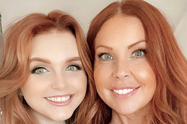 Mrs. Robinson and Amber Blake Make an Impression on ‘No Jumper’