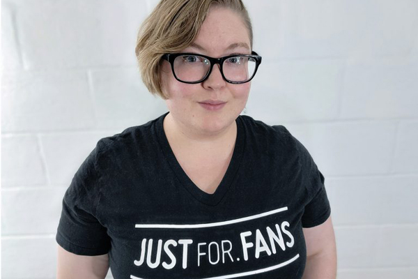 Model liaison of JustForFans, Alice Skary, joins Adult Model Mentors offering coaching services