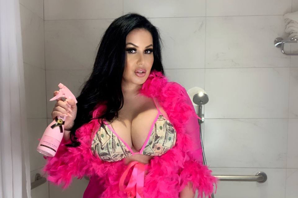 Marcela Alonso Welcomes Comedian Mike Brown To #SundayFunday