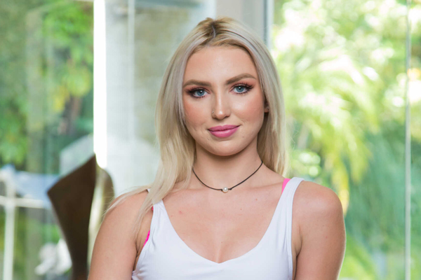 Britt Blair Entices Lucas Frost at Naughty America