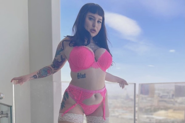 Olivia Vee Will Be Available for Shoots, Content in LA In August