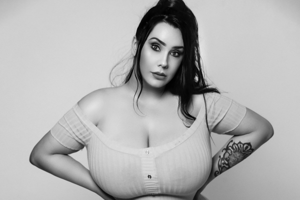 Plus Size Influencer Romi Chase Is Profiled in Flaunt Magazine