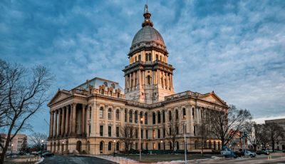 Illinois considers age verification law