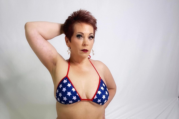 Gorgeous GILF RubyLynne Goes Viral in Daily Star Article