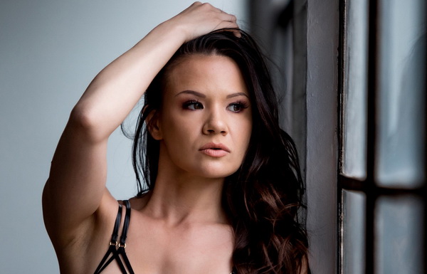 Alison Rey Shares Insights on Adult Industry Success on ‘Your Worst Friend’ Podcast