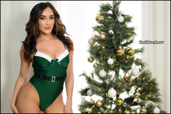 Chloe Amour Rounds Out 2023 with Bevy of New Scenes