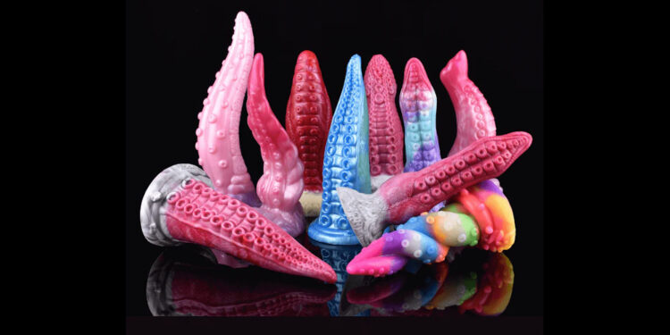 Fourth Wing Readers Are Only Just Arriving - And the Fantasy Toy Industry Hasn't Caught Up Yet