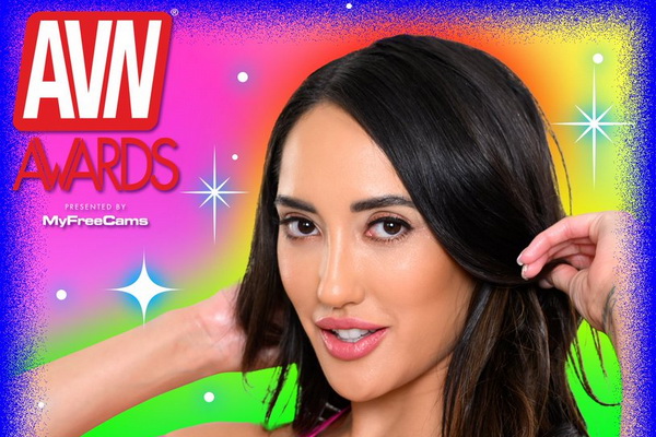 Chloe Amour Signing for Hookup Hotshot During AE Expo