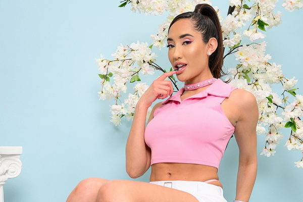 Chloe Amour Makes Her Hookup Hotshot Debut & It’s Legend