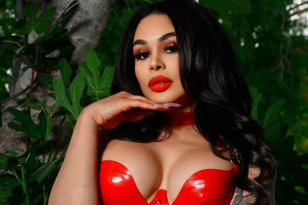 Cuban Trans Star Eva Maxim Guests on The Jason Ellis Show