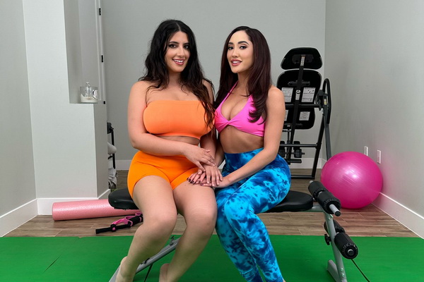 That X Factor! Chloe Amour Gets Glowing New ADT Review