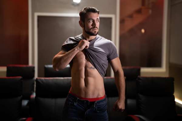 Adventurous Hunk Performer Dante Colle Enjoys an Interview on the “Stoner Jesus” Podcast