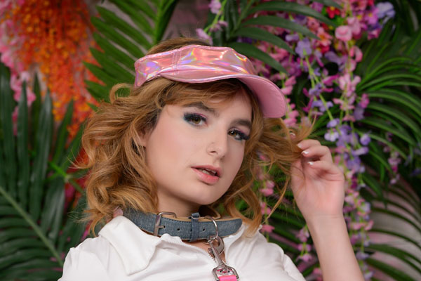 Evie Christian Wows Bryan Gozzling & HUHS Members with Her 2 Pussies