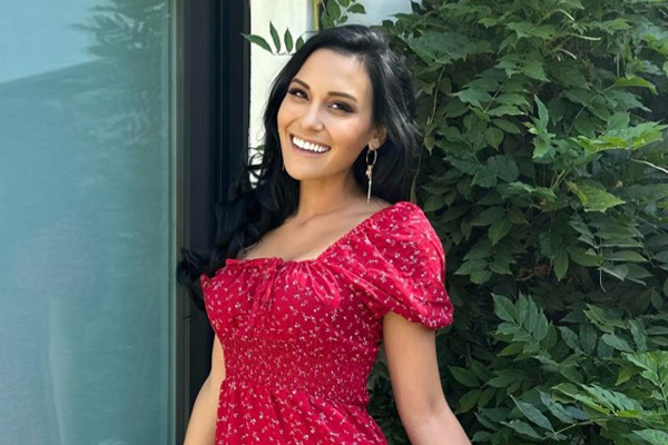 Former Cheerleader for the Washington Capitals turns Pornstar