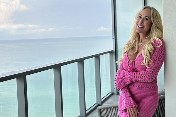 VMG Contract Superstar Brandi Love in New MILFY Release MILFS Abroad!