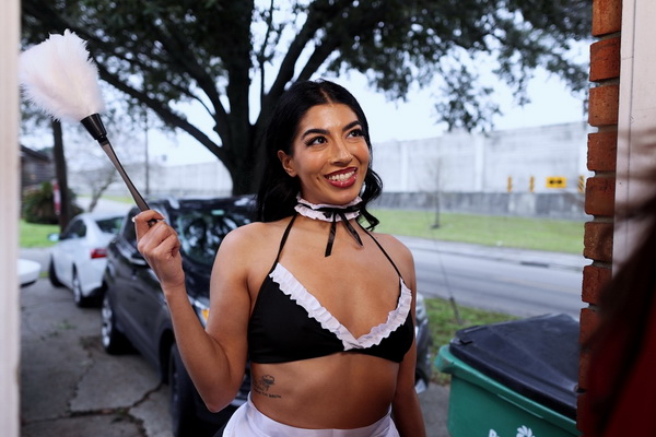 Jasmine Sherni Drops Scintillating Solos