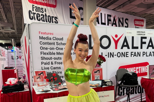 Emma Rose Guests on “In The Tub” Podcast