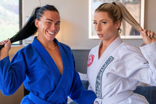 Tiffani Time Seduces Her Jiujitsu Teacher